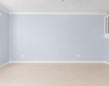 246 Iris Drive - Photo Thumbnail 10
