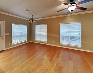 605 Knights Bridge Road - Photo Thumbnail 7