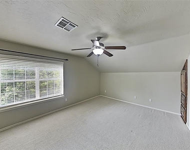 605 Knights Bridge Road - Photo Thumbnail 16