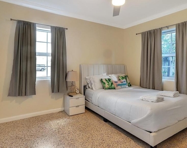 802 N J Street - Photo Thumbnail 21