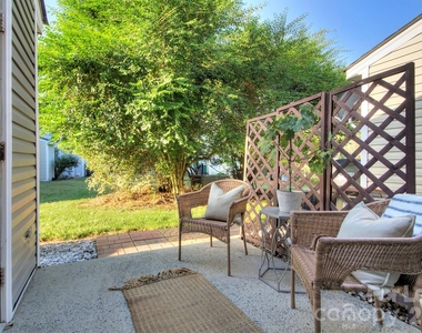 8268 Golf Ridge Drive - Photo Thumbnail 14