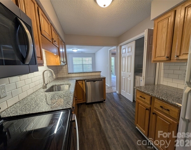 5001 Sharon Road - Photo Thumbnail 2