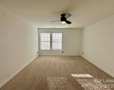 340 Zander Woods Court - Photo Thumbnail 7