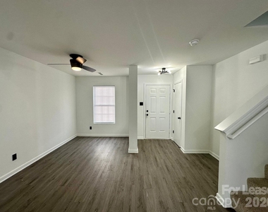 340 Zander Woods Court - Photo Thumbnail 6