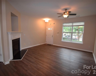 1077 Woodglen Lane - Photo Thumbnail 1