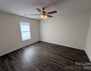 4013 Eugene Drive - Photo Thumbnail 4