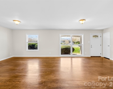4033 Woodgreen Terrace - Photo Thumbnail 5