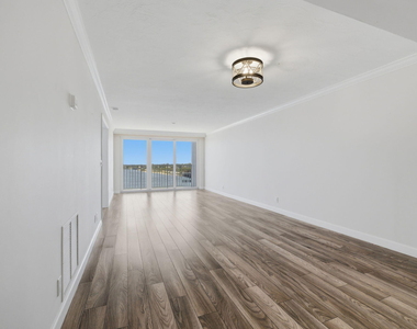 3901 S Flagler Drive - Photo Thumbnail 1