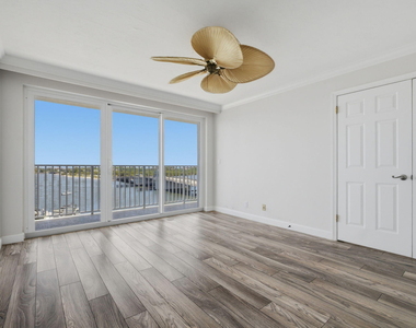 3901 S Flagler Drive - Photo Thumbnail 10