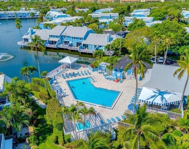 716 Ocean Dunes Circle - Photo Thumbnail 2