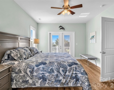 1708 W Dolphin Drive - Photo Thumbnail 16