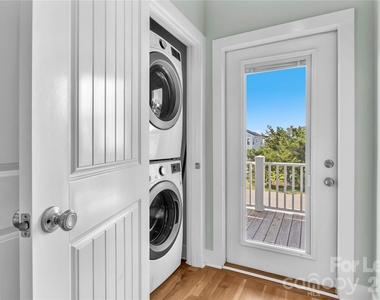 1708 W Dolphin Drive - Photo Thumbnail 24