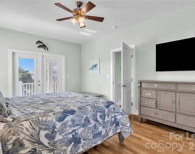 1708 W Dolphin Drive - Photo Thumbnail 15