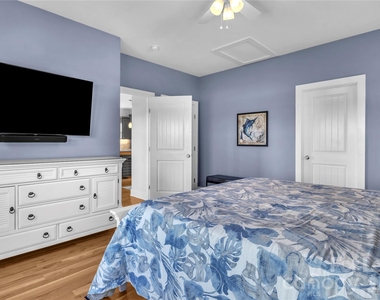 1708 W Dolphin Drive - Photo Thumbnail 12