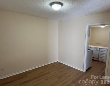6341 Round Hill Road - Photo Thumbnail 5