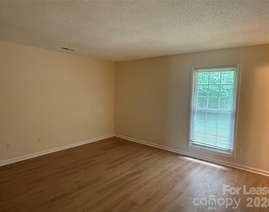 6341 Round Hill Road - Photo Thumbnail 7