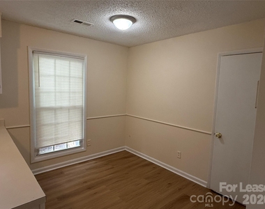 6341 Round Hill Road - Photo Thumbnail 4