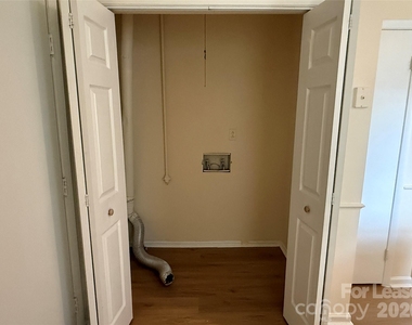 6341 Round Hill Road - Photo Thumbnail 12