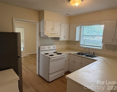 6341 Round Hill Road - Photo Thumbnail 3