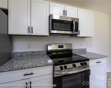 409 Eastover Avenue - Photo Thumbnail 13
