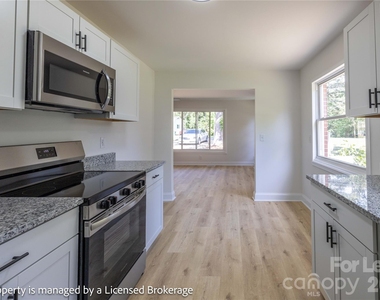 409 Eastover Avenue - Photo Thumbnail 15