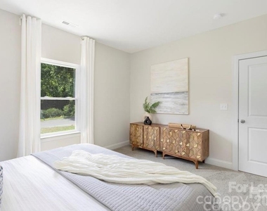 208 Graham Street - Photo Thumbnail 3