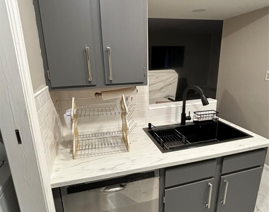 11040 Harrowfield Road - Photo Thumbnail 3