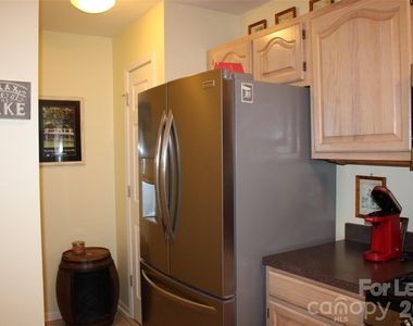 763 Southwest Drive - Photo Thumbnail 4