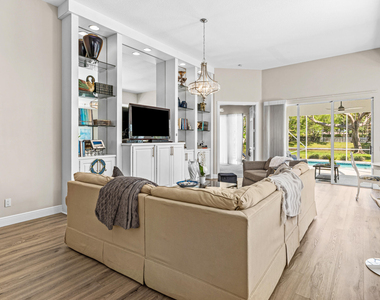 4983 Garden Drive - Photo Thumbnail 7