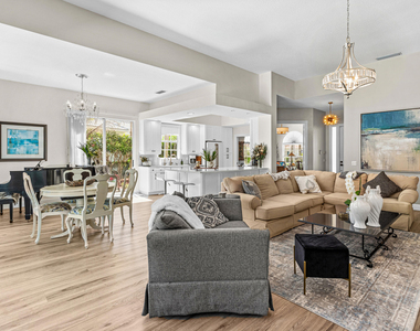 4983 Garden Drive - Photo Thumbnail 4