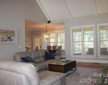 17404 Summer Place Drive - Photo Thumbnail 8