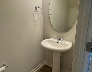 7118 Mclothian Lane - Photo Thumbnail 6