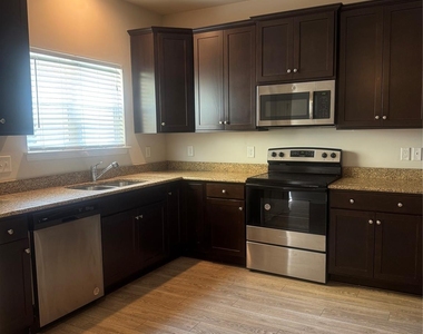 7118 Mclothian Lane - Photo Thumbnail 1