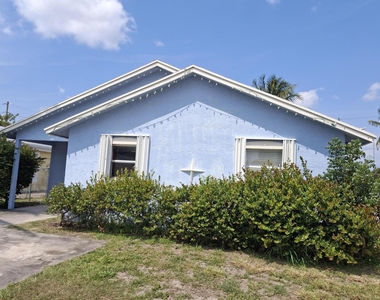 3391 Avenue S - Photo Thumbnail 1