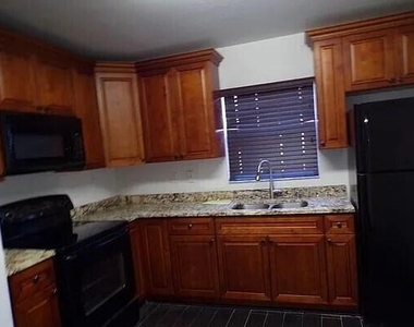 3391 Avenue S - Photo Thumbnail 6