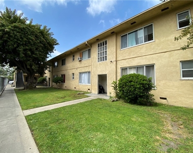 516 E Lomita Avenue - Photo Thumbnail 6