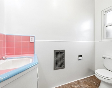 6268 N Muscatel Avenue - Photo Thumbnail 17