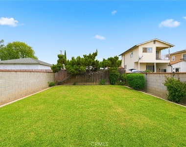 6268 N Muscatel Avenue - Photo Thumbnail 5