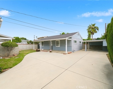 6268 N Muscatel Avenue - Photo Thumbnail 1