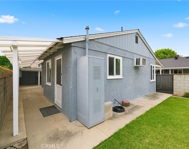 6268 N Muscatel Avenue - Photo Thumbnail 2