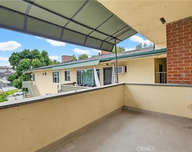 312 Raymondale - Photo Thumbnail 13