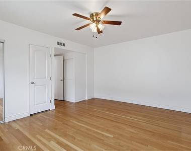 312 Raymondale - Photo Thumbnail 15