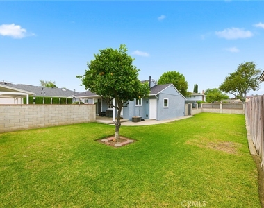 6266 N Muscatel N - Photo Thumbnail 3