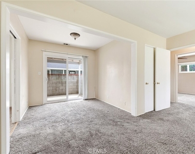 6266 N Muscatel N - Photo Thumbnail 10