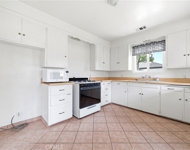 6266 N Muscatel N - Photo Thumbnail 16