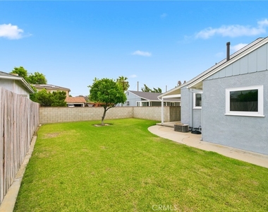 6266 N Muscatel N - Photo Thumbnail 4