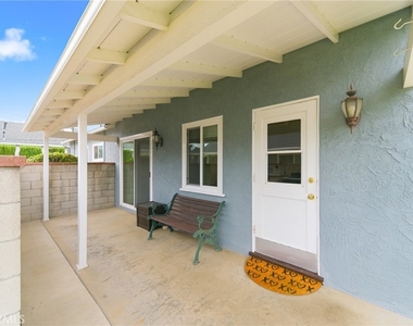 6266 N Muscatel N - Photo Thumbnail 1