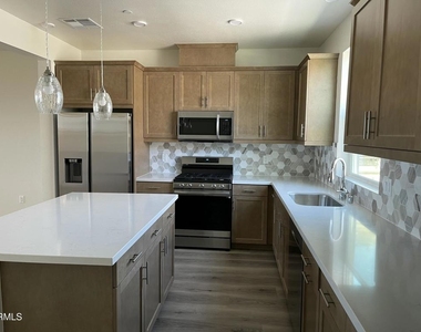 633 Winchester Drive - Photo Thumbnail 1