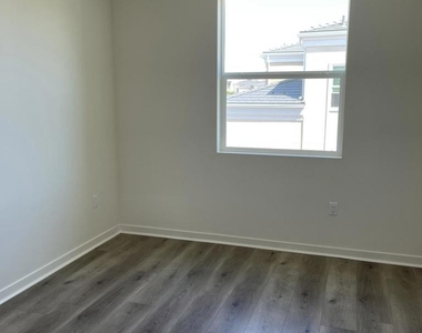 633 Winchester Drive - Photo Thumbnail 22
