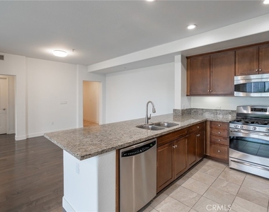 629 Traction Avenue - Photo Thumbnail 18